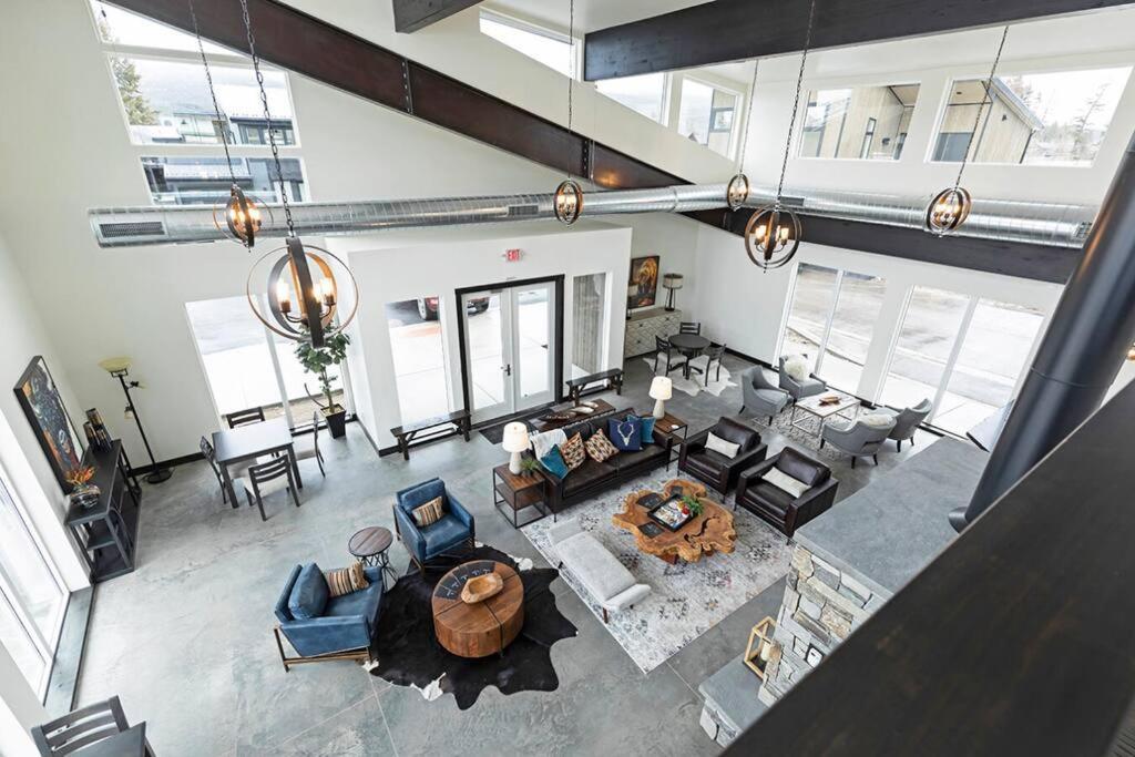 Brand New Upscale Home- Best Location! Вайтфіш Екстер'єр фото